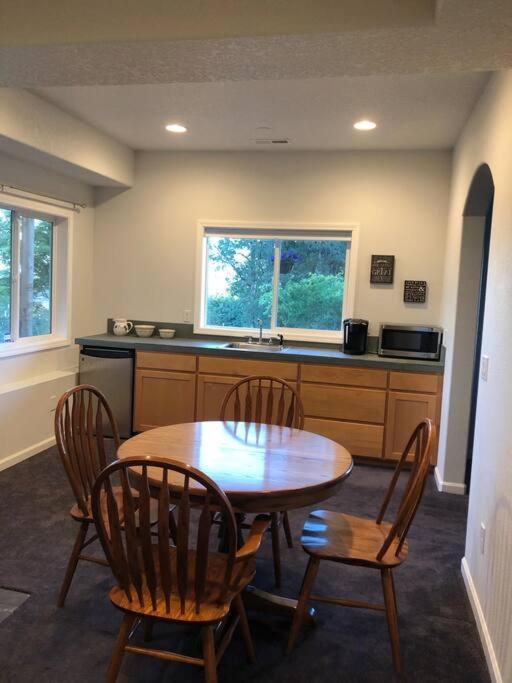 2 Bedroom Suite: Views, Private Entrance, Evchgr Amity