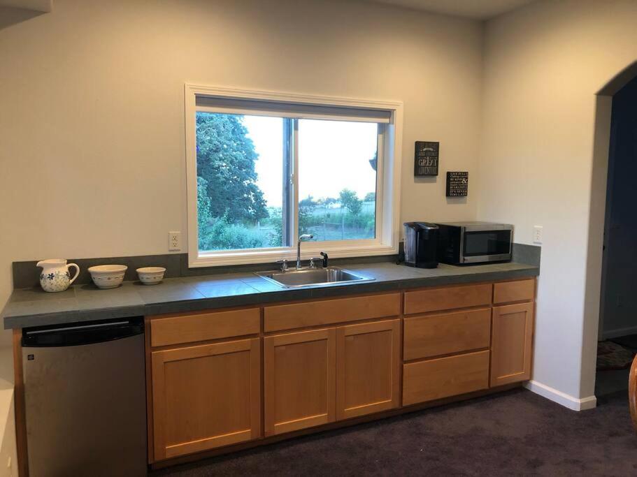 2 Bedroom Suite: Views, Private Entrance, Evchgr *