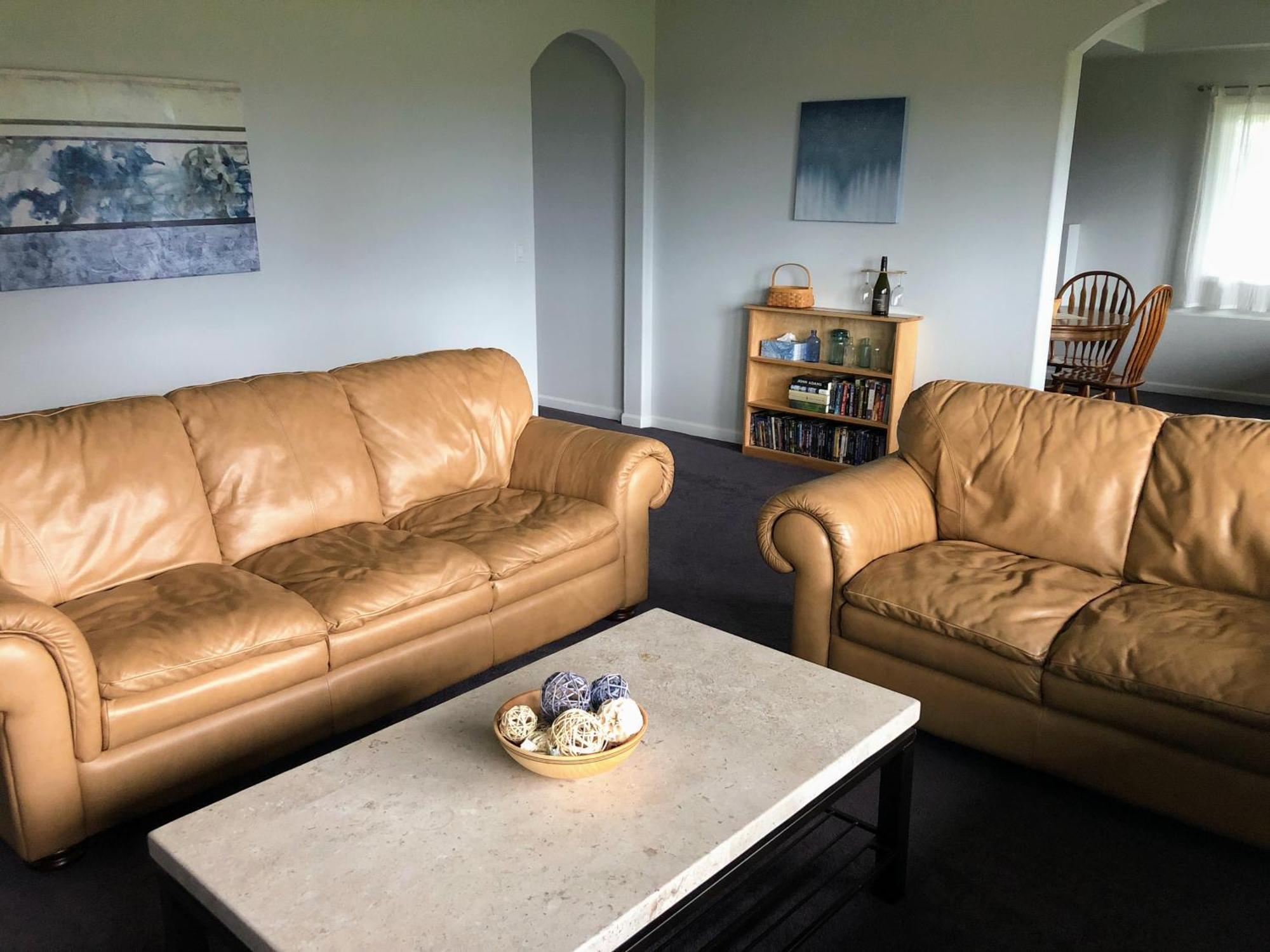 2 Bedroom Suite: Views, Private Entrance, Evchgr *