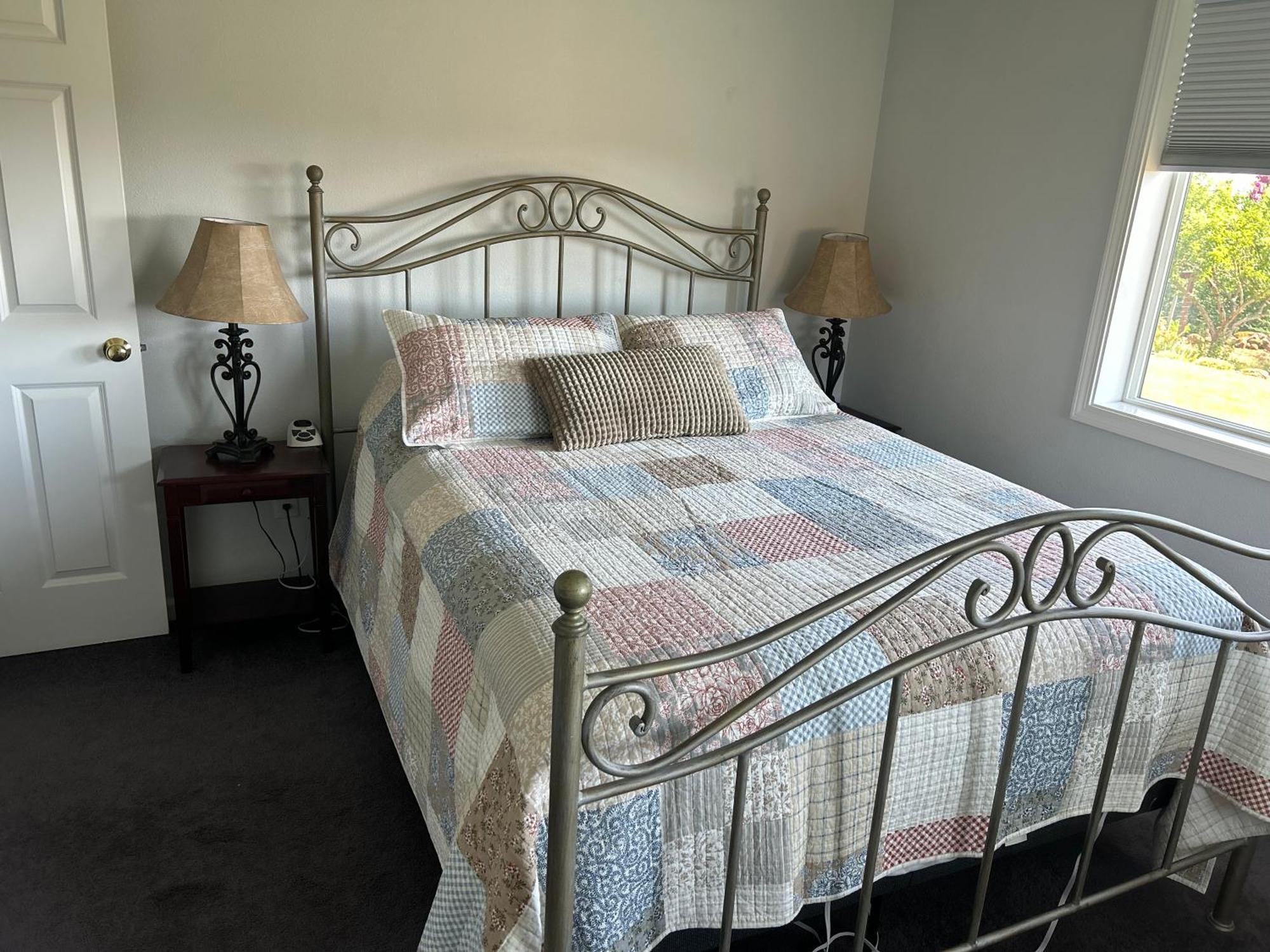 2 Bedroom Suite: Views, Private Entrance, Evchgr Apartment